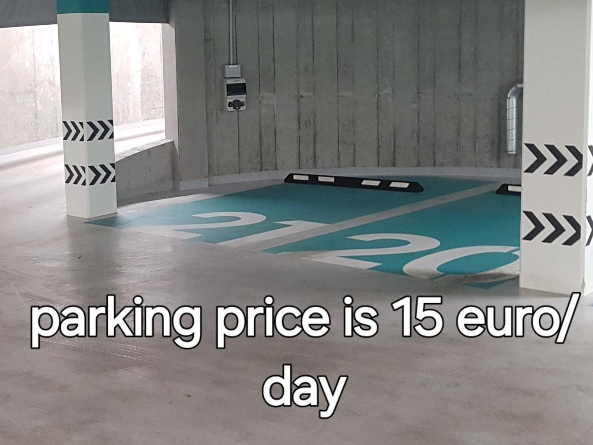 Happy Inn Classical Style, Self Check-In, Parking In The Underground Garage VNO Exteriör bild